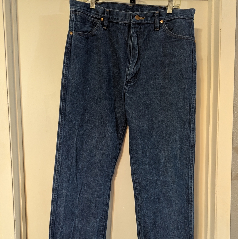 Wrangler Men's Deep Blue Relaxed Jeans